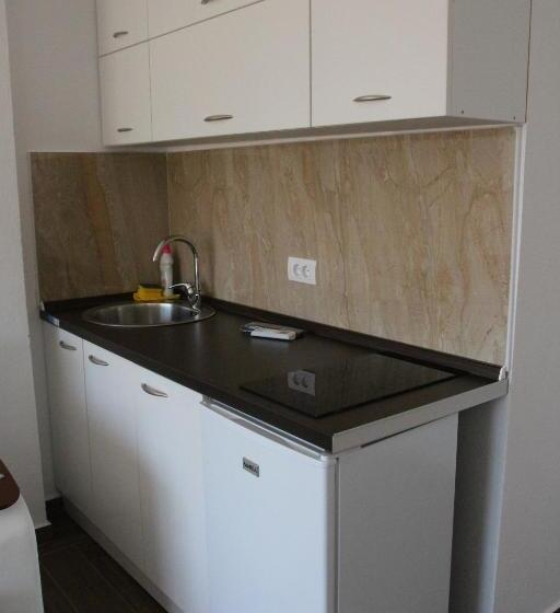 سوییت جونیور لوکس, Zigovic Apartmani