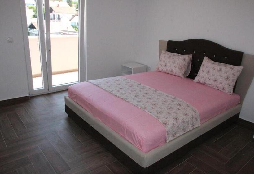 سوییت با چشم‌انداز کوه, Zigovic Apartmani