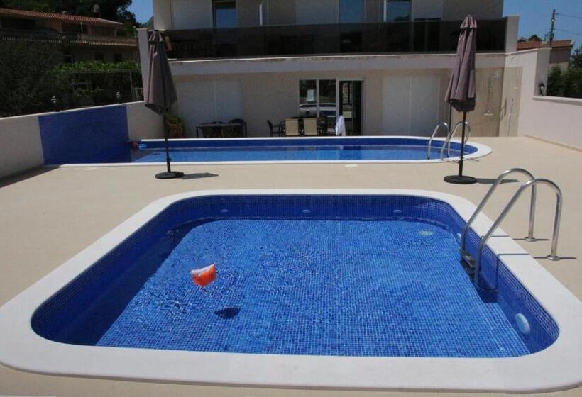 اتاق خانوادگی, Zigovic Apartmani