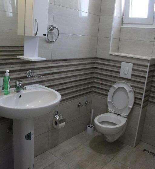 اتاق سوپریور خانوادگی, Zigovic Apartmani