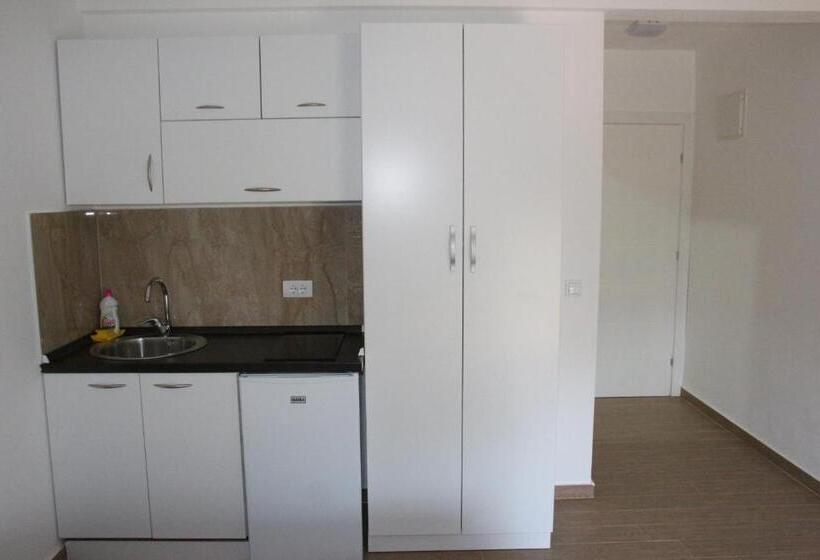 اتاق لوکس, Zigovic Apartmani