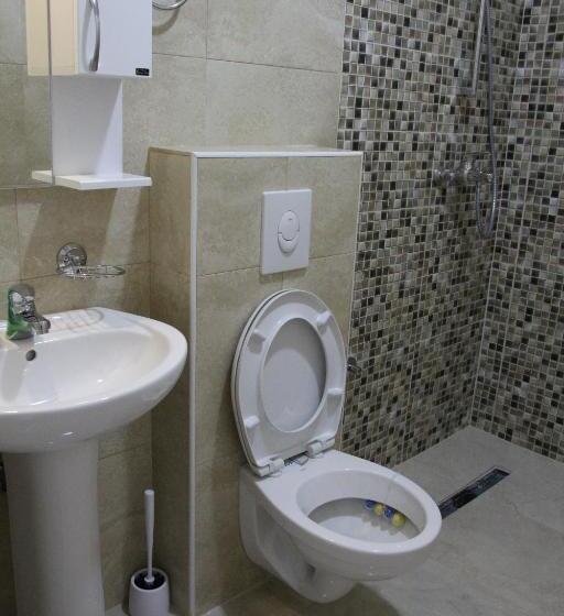 اتاق لوکس, Zigovic Apartmani