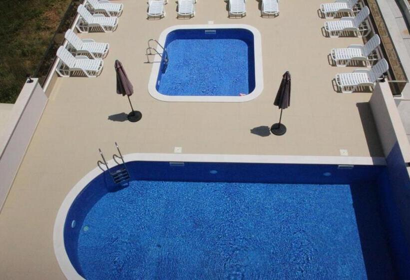 اتاق لوکس, Zigovic Apartmani