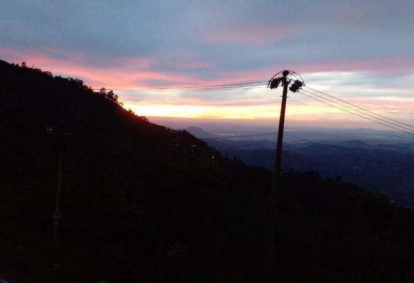 Quarto Estandar com Sacada, Sa Rest Inn