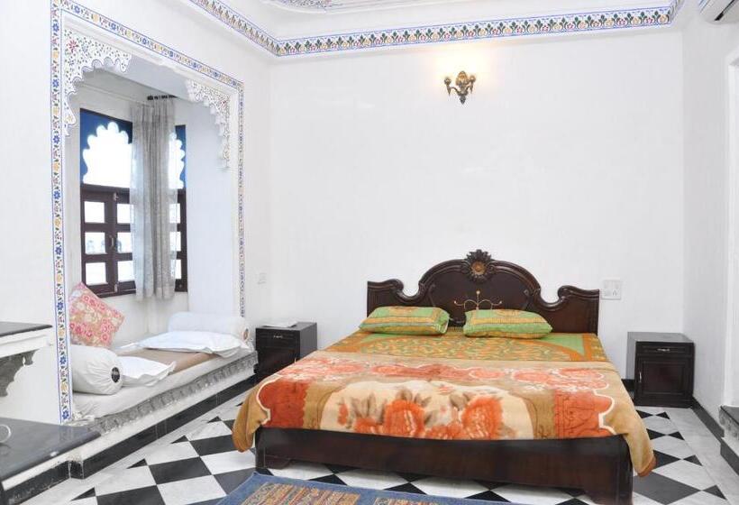 Chambre Deluxe, Gangaur Palace