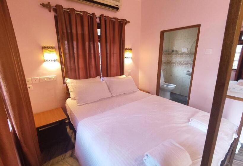 חדר דלוקס עם מרפסת, Maria Paulo Guest House Bar And Restaurant