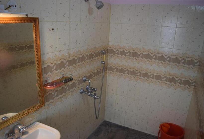 غرفة قياسية ثلاثية مزودة بشرفة, Maria Paulo Guest House Bar And Restaurant