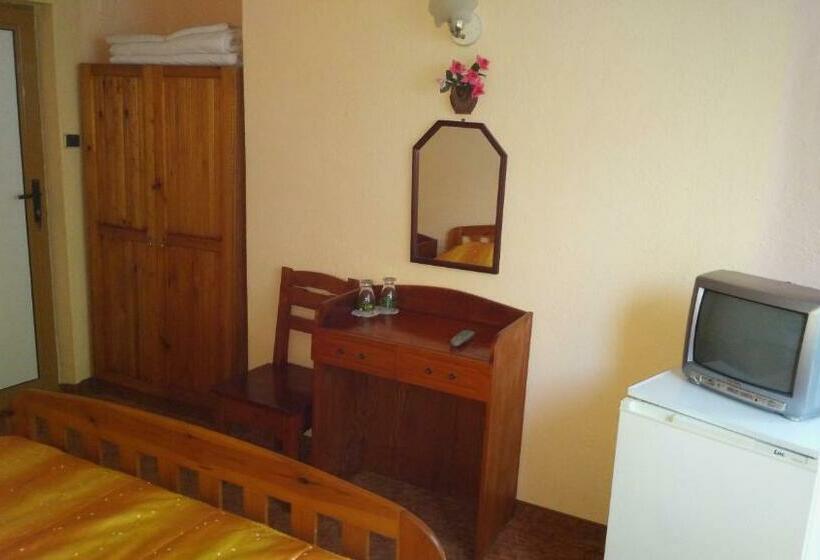 家庭间, Stefan Family