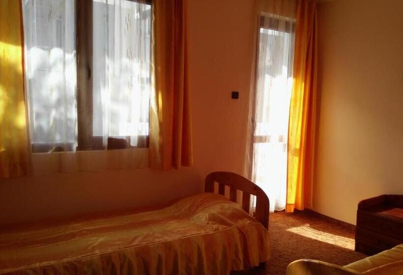 家庭间, Stefan Family