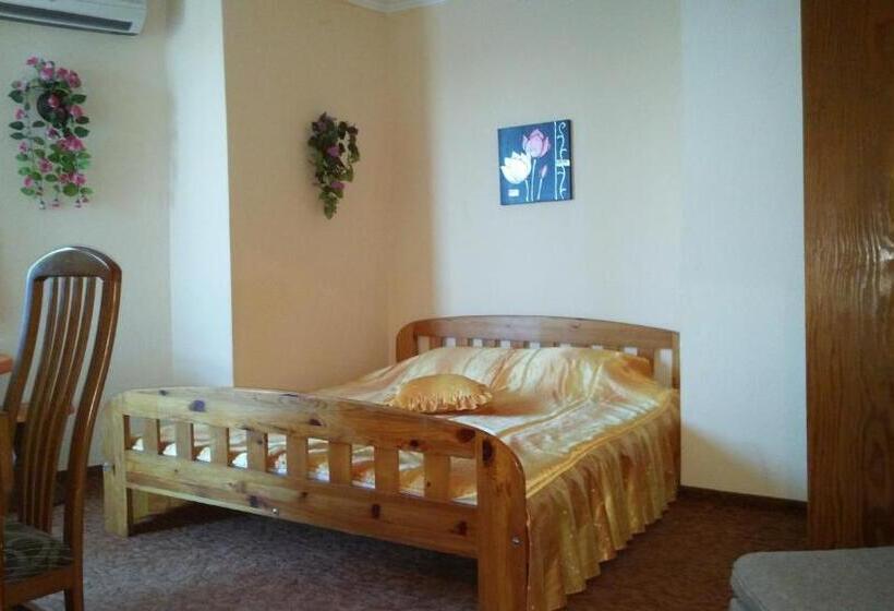 家庭间, Stefan Family