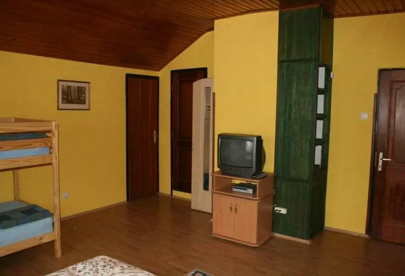 スタンダード４人部屋, Fenyő Vendégház