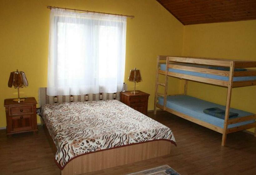 חדר סטנדרט לארבעה, Fenyő Vendégház