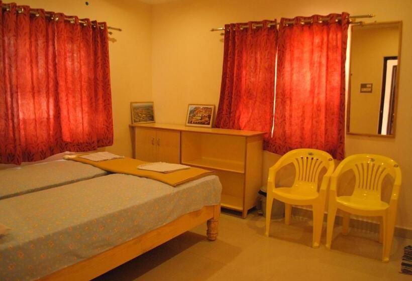 اتاق استاندارد, Gopi Guest House
