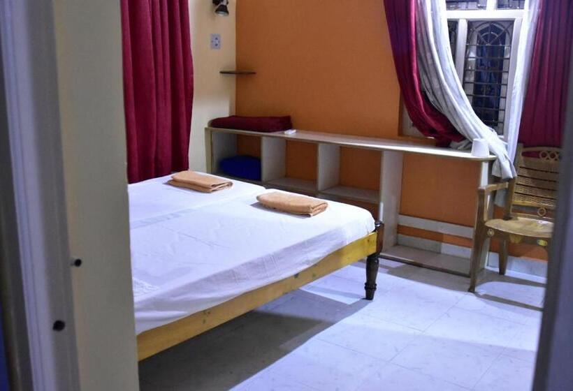 اتاق استاندارد, Gopi Guest House