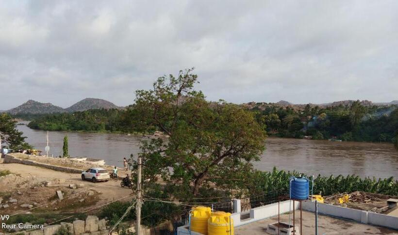 اتاق استاندارد, Gopi Guest House