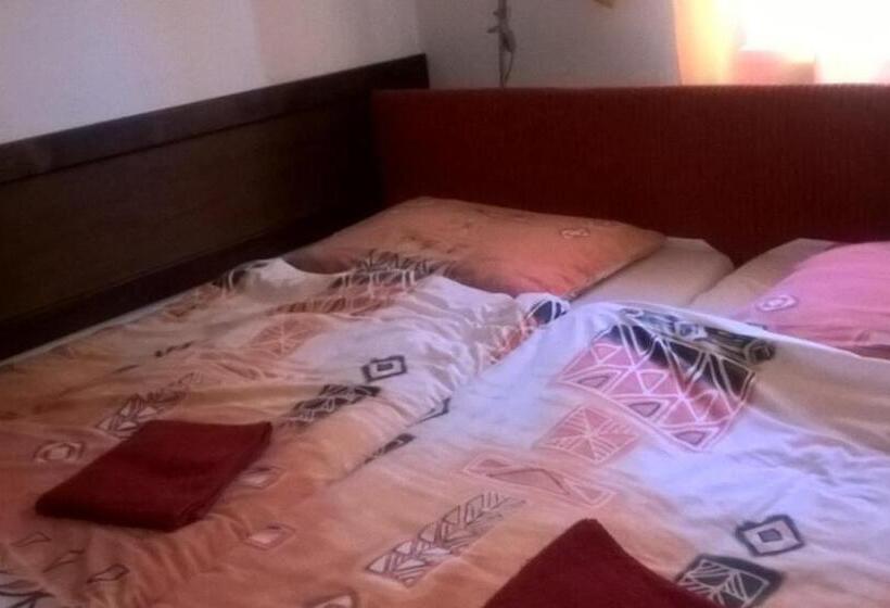 スタンダード4人部屋, Penzion Pod Boubínem