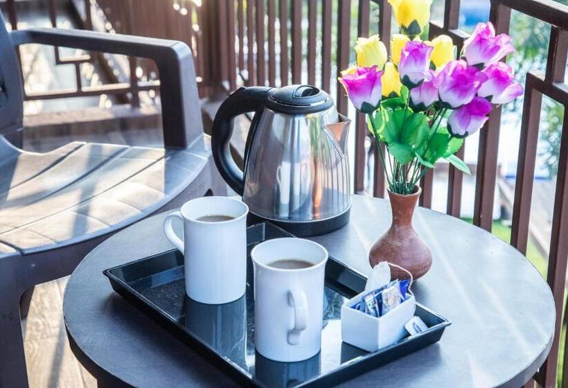 חדר אקזקיוטיב נוף לבריכה, La Gracia Resort