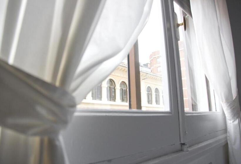 اتاق استاندارد, Hostal Boreal Mistral