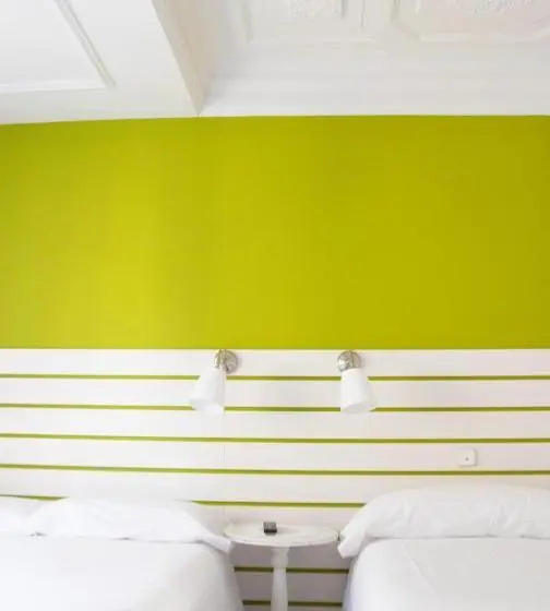 اتاق خانوادگی, Hostal Boreal Mistral