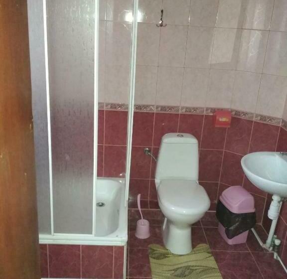 اتاق استاندارد سه نفره, U Nazara