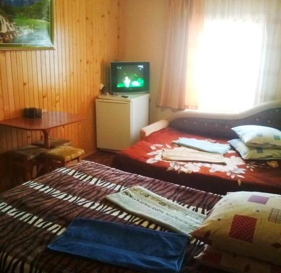 اتاق استاندارد چهار تخته, U Nazara