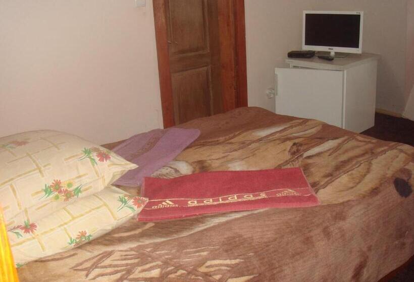 اتاق استاندارد, U Nazara