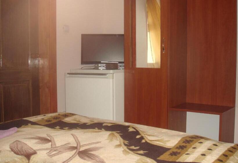 اتاق استاندارد, U Nazara