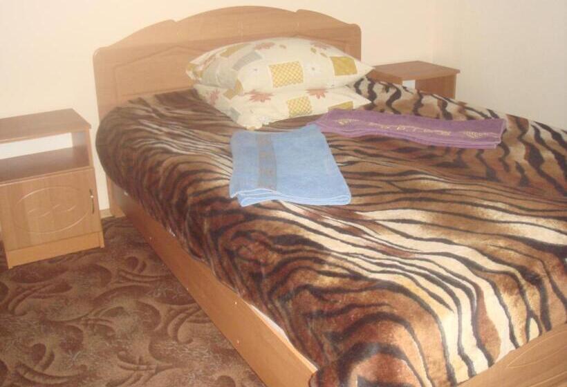 اتاق استاندارد, U Nazara