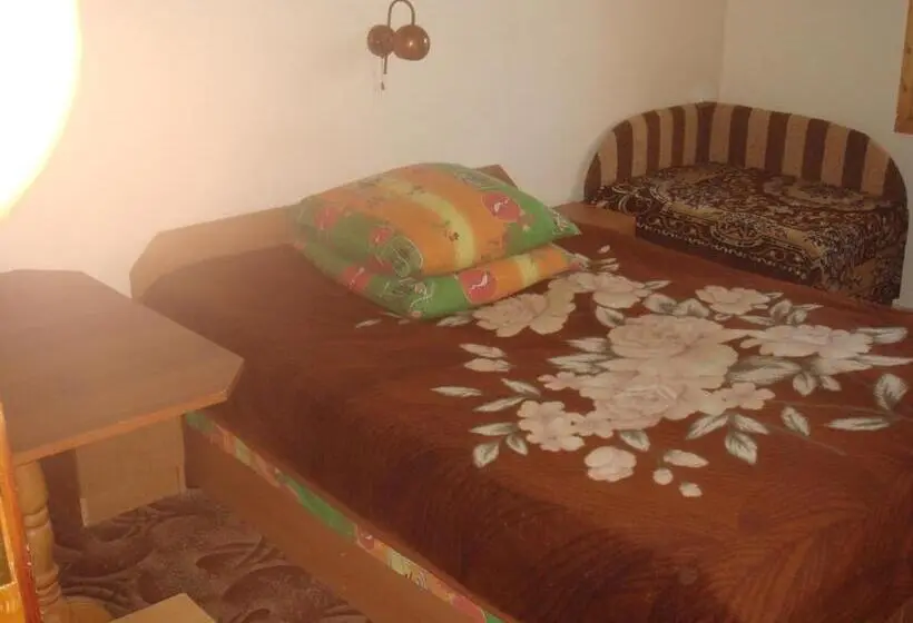 Economy Triple Room, U Nazara