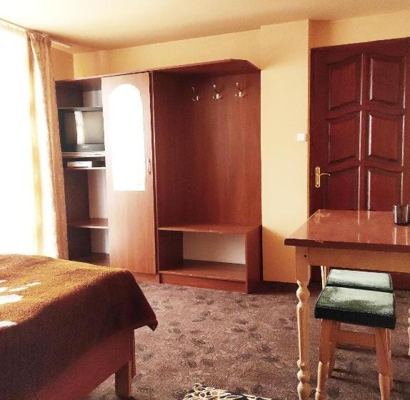 Economy Triple Room, U Nazara