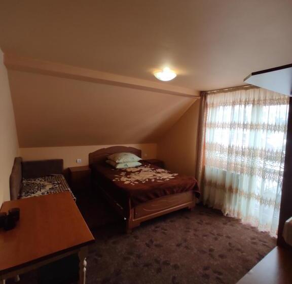 Economy Triple Room, U Nazara