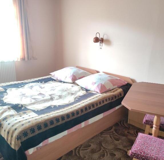 اتاق اکونومی, U Nazara