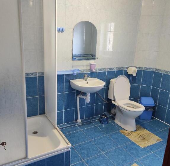 اتاق استاندارد چهار تخته, U Nazara