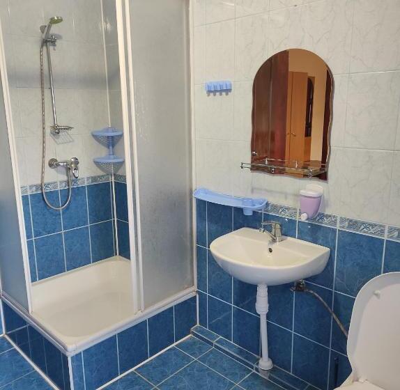 اتاق استاندارد چهار تخته, U Nazara