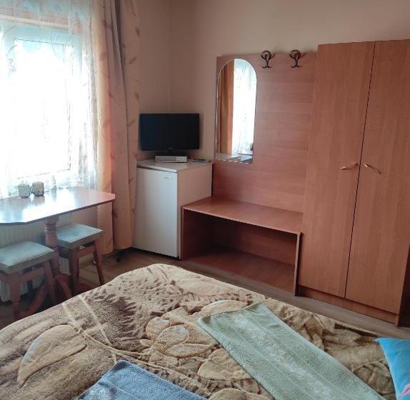 اتاق استاندارد, U Nazara