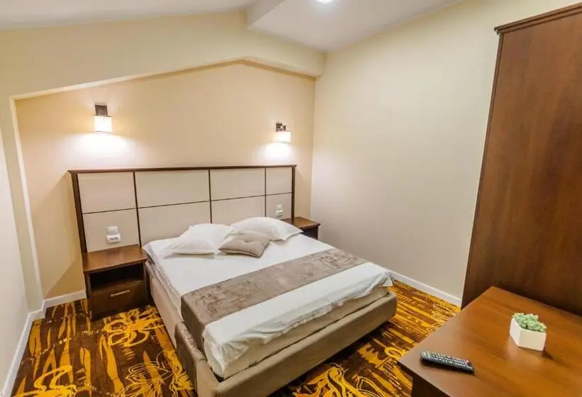 バルコニー付スイート, Hostel Parc