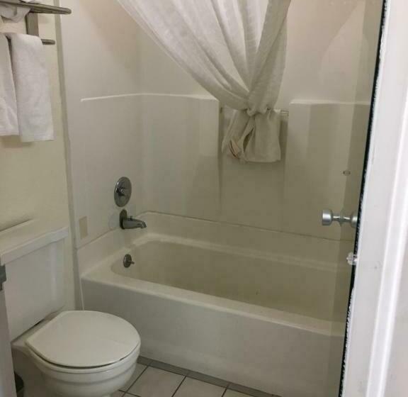 Номер Стандарт, Budget Inn Laramie