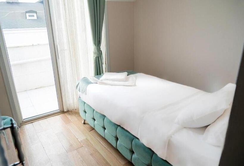 اتاق اکونومی یک تخته, Loss