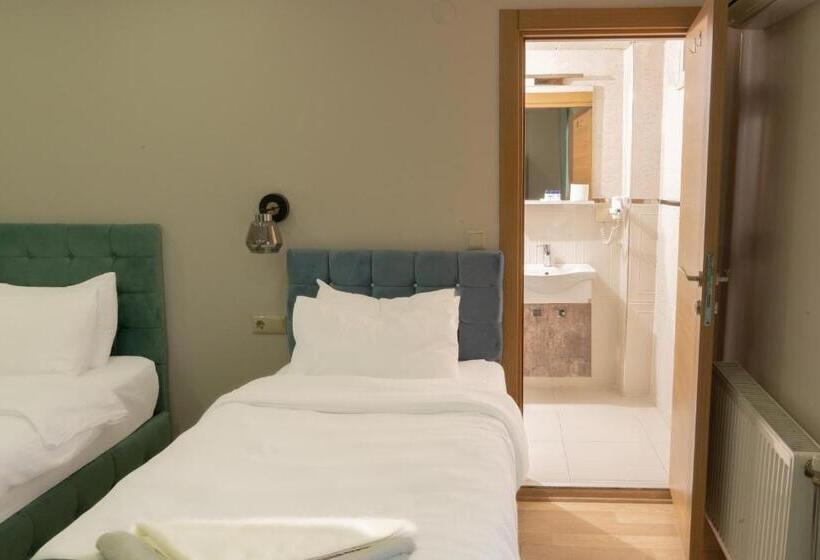 اتاق خانوادگی, Loss