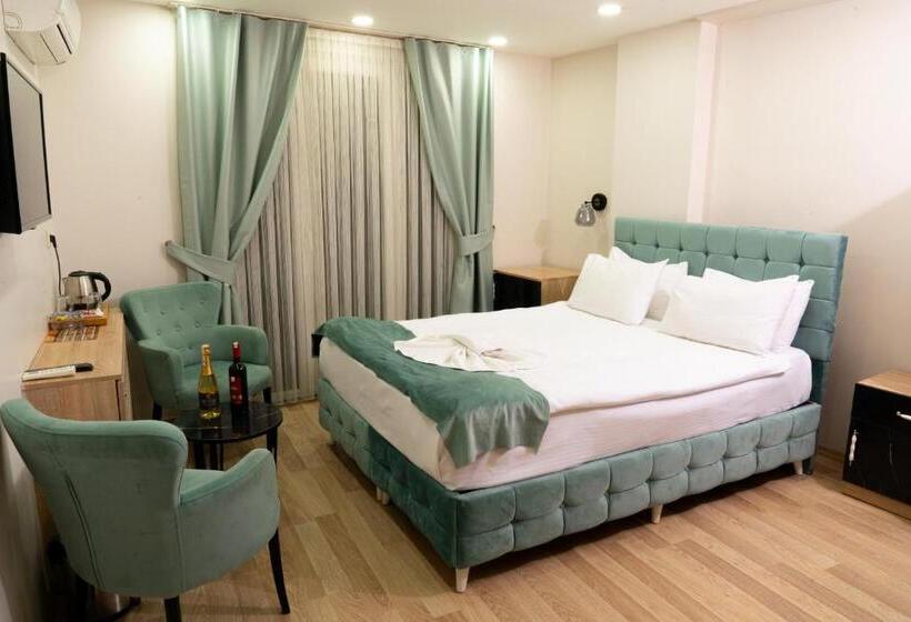 اتاق اکونومی, Loss