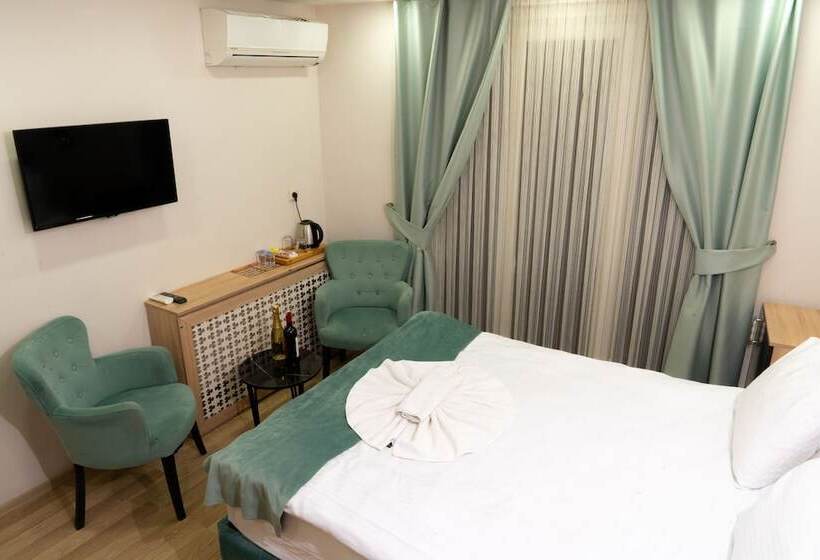 اتاق اکونومی, Loss