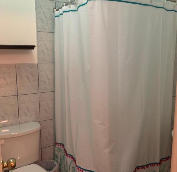 اتاق استاندارد سه نفره, Hostal Iria