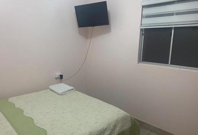 اتاق استاندارد با سرویس بهداشتی مشترک, Hostal Iria