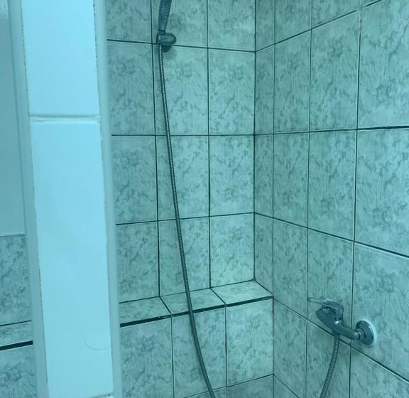 اتاق استاندارد یک تخته با سرویس بهداشتی مشترک, Hostal Iria