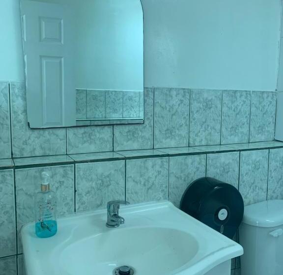 اتاق استاندارد یک تخته با سرویس بهداشتی مشترک, Hostal Iria