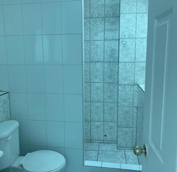 اتاق استاندارد یک تخته با سرویس بهداشتی مشترک, Hostal Iria