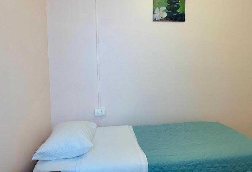 اتاق استاندارد یک تخته با سرویس بهداشتی مشترک, Hostal Iria