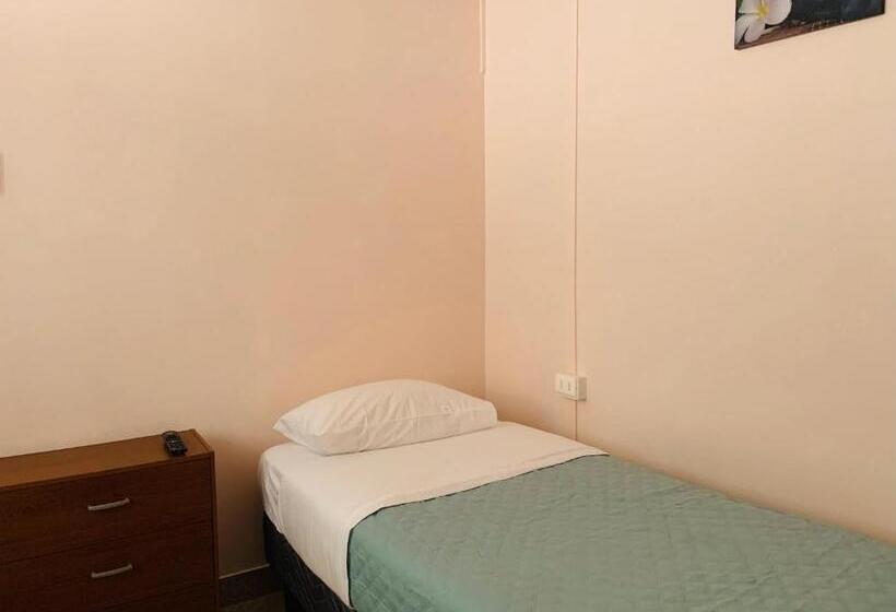 اتاق استاندارد یک تخته با سرویس بهداشتی مشترک, Hostal Iria