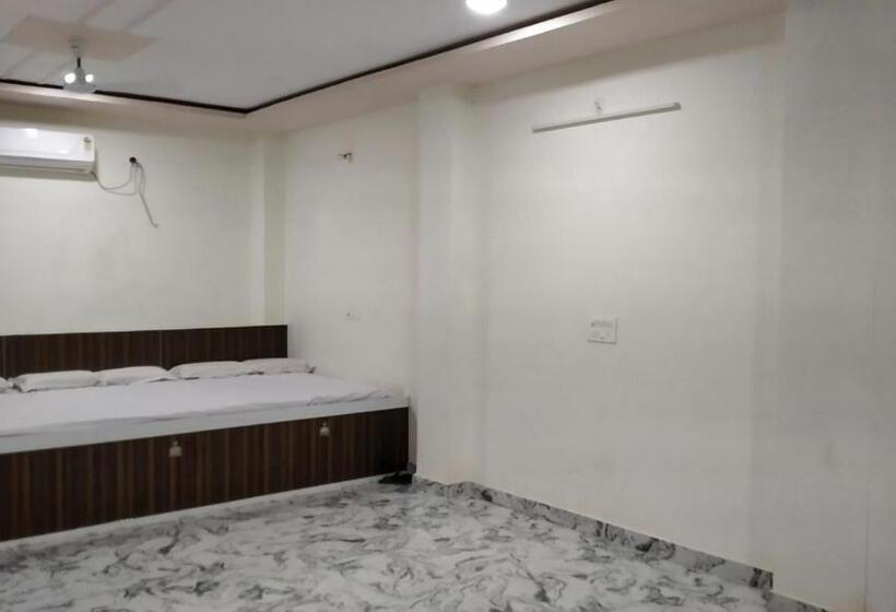スーペリアファミリールーム, Rajlakshmi Guest House
