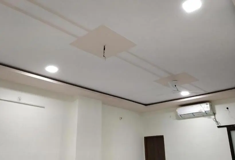 ファミリールーム, Rajlakshmi Guest House